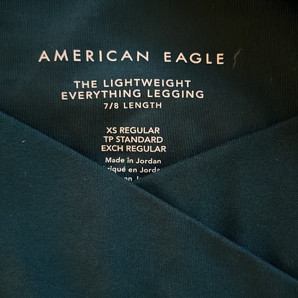 American Eagle Lightweight Everything Legging Crossover 7/8 Length - Picture 4 of 5